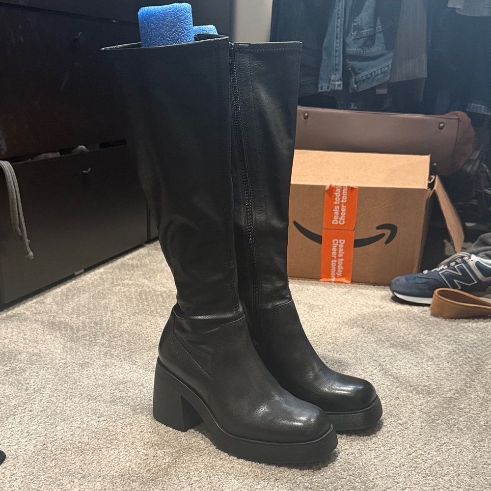 Vagabond Brooke Black Knee-High Chunky Heel Boots